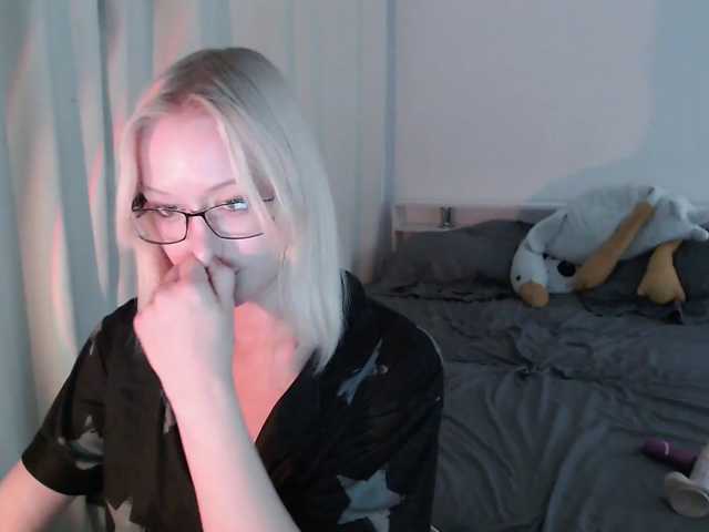 Chloe1love, live now on BongaCams