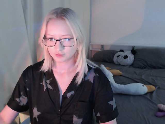 Chloe1love live cam on BongaCams