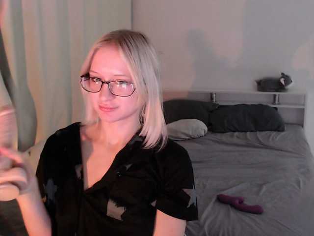 Chloe1love live cam on BongaCams