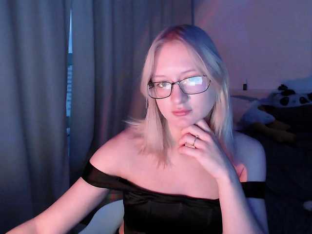 Chloe1love live cam on BongaCams