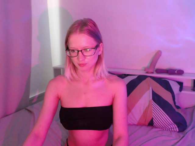 Chloe1love live cam on BongaCams
