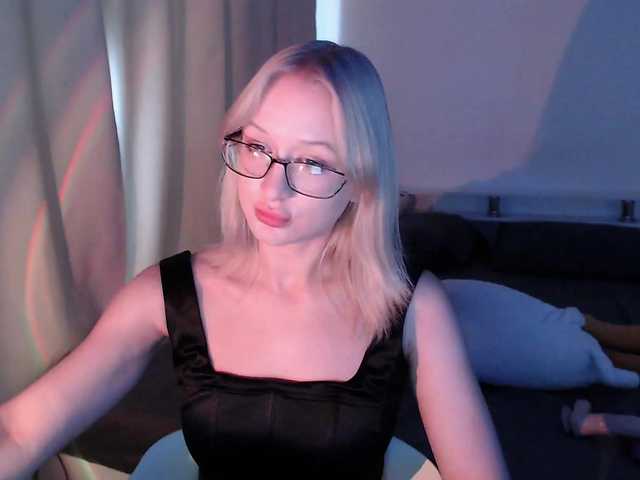 Chloe1love live cam on BongaCams