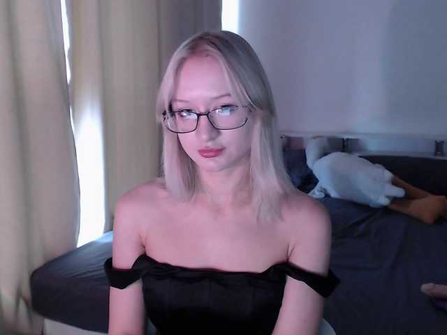 ChloeElegia live cam preview