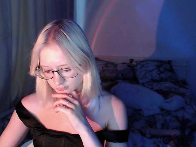 Chloe1love live cam on BongaCams