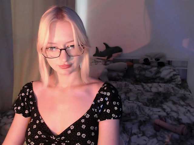 Chloe1love live cam on BongaCams