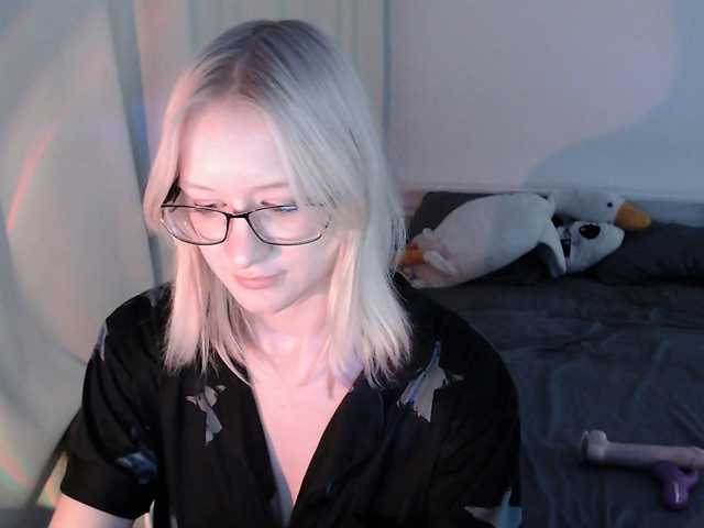Chloe1love live cam on BongaCams