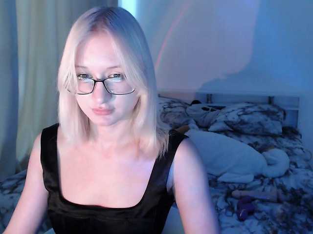 Chloe1love live cam on BongaCams