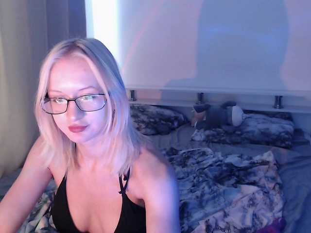 Chloe1love live cam on BongaCams
