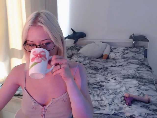 Chloe1love live cam