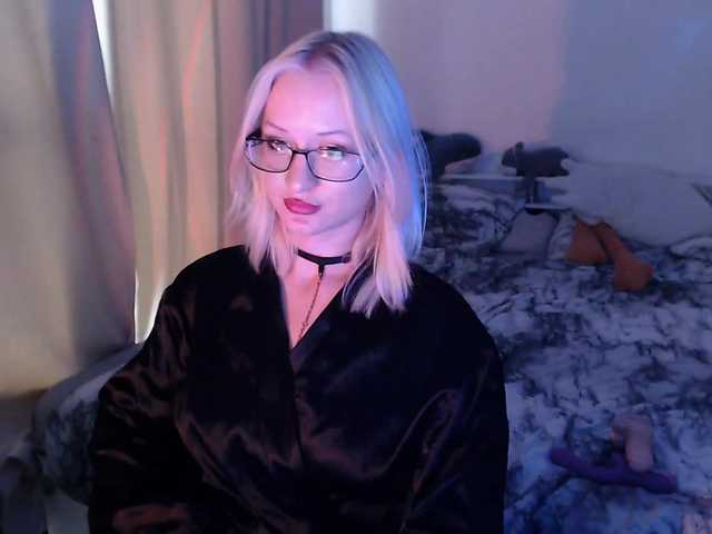 Chloe1love live cam on BongaCams