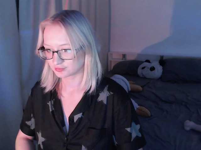 Chloe1love live cam on BongaCams