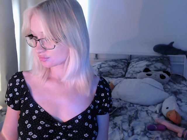 Chloe1love live cam on BongaCams