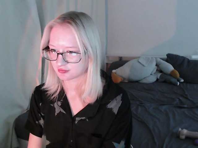 Chloe1love live cam on BongaCams