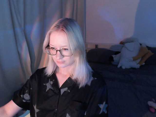 Chloe1love live cam on BongaCams