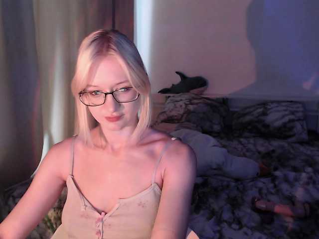 Chloe1love live cam on BongaCams