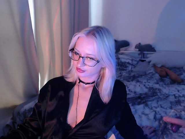 Chloe1love live cam on BongaCams
