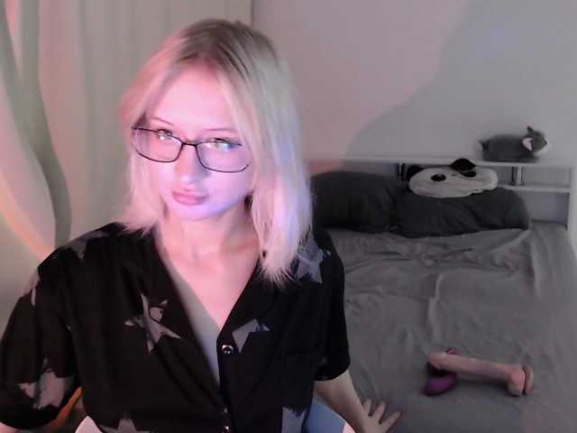 Chloe1love live cam on BongaCams