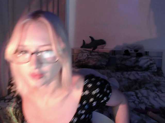 Chloe1love live cam on BongaCams