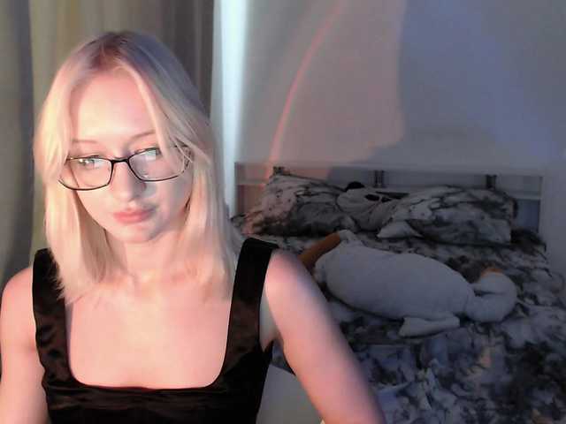 Chloe1love live cam on BongaCams