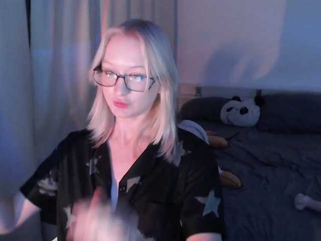 Chloe1love live cam on BongaCams