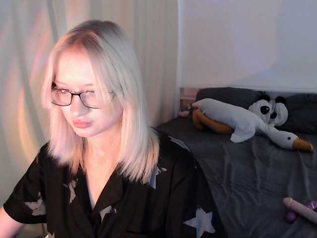Chloe1love live cam on BongaCams