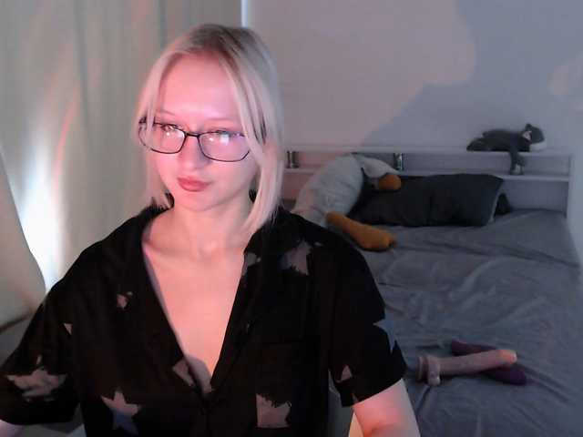 Chloe1love live cam on BongaCams