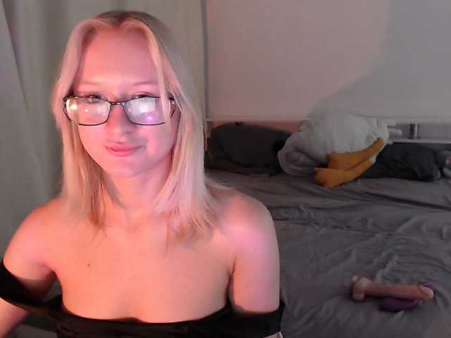 Chloe1love live cam on BongaCams