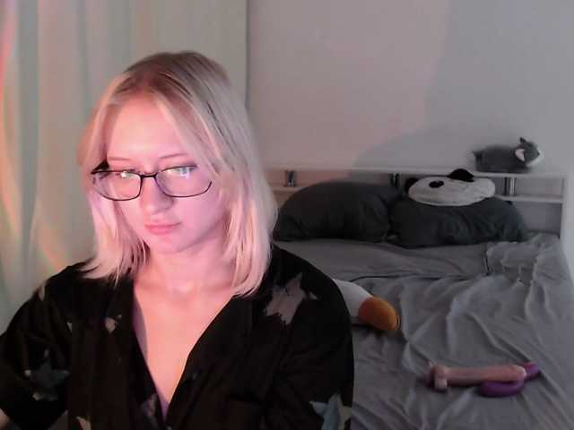 Chloe1love live cam on BongaCams