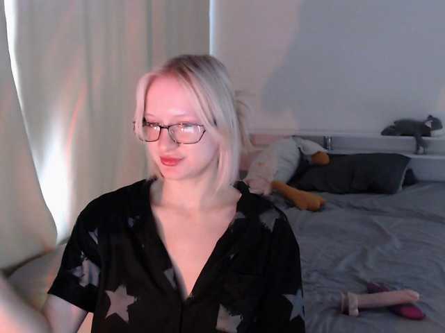 Chloe1love live cam on BongaCams