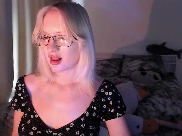 Chloe1love live cam on BongaCams