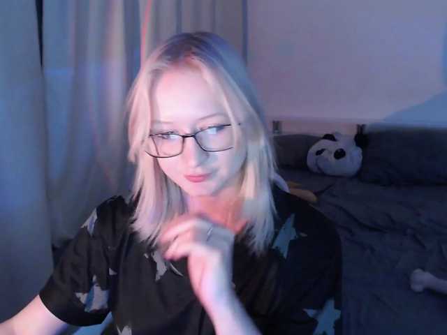 Chloe1love live cam on BongaCams