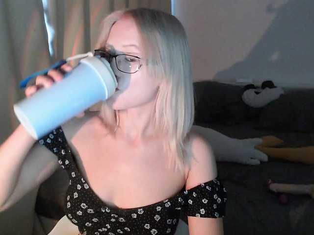 Chloe1love live cam on BongaCams
