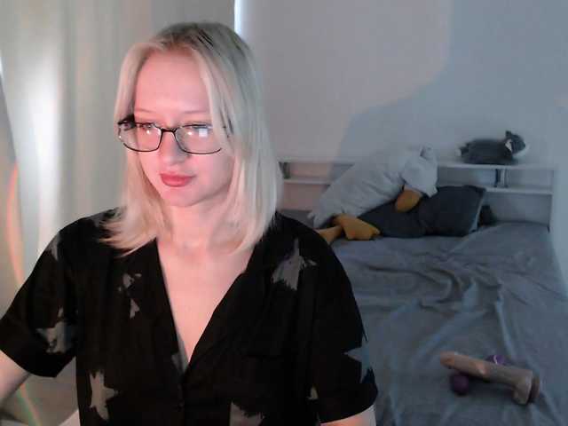 Chloe1love live cam on BongaCams