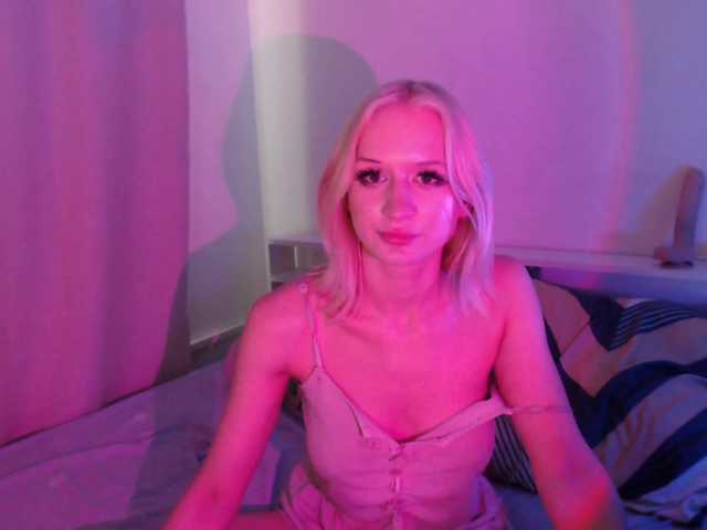 Chloe1love live cam on BongaCams
