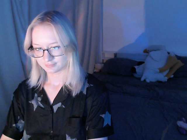 Chloe1love live cam on BongaCams