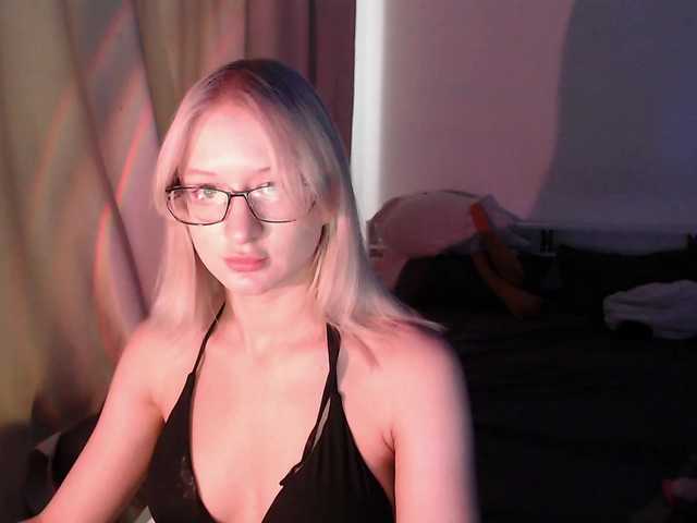 ChloeElegia live cam preview