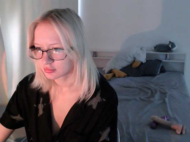 Chloe1love live cam on BongaCams