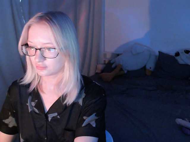 Chloe1love live cam on BongaCams