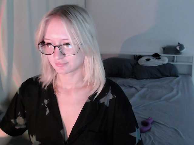 Chloe1love live cam on BongaCams