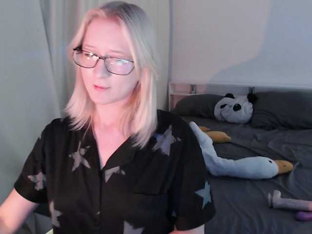 ChloeElegia live cam preview