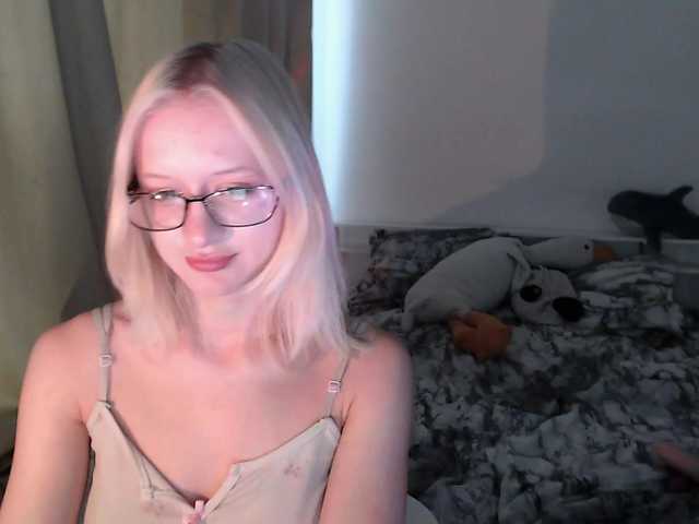 Chloe1love live cam on BongaCams