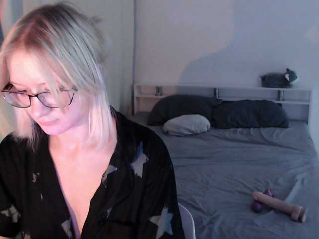 Chloe1love live cam on BongaCams