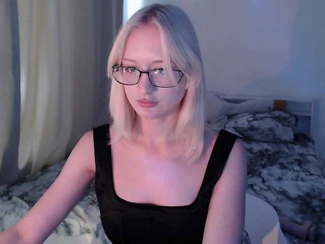 Chloe1love live cam on BongaCams