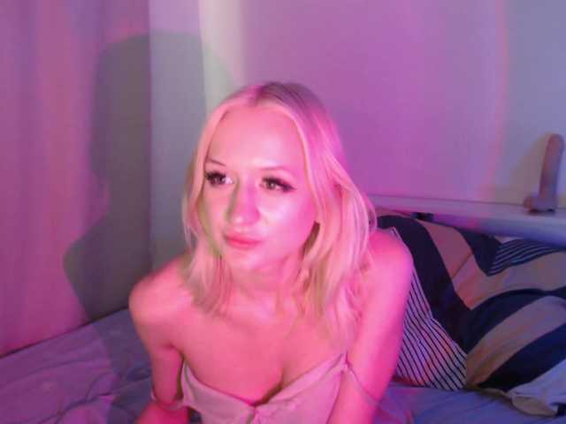Chloe1love live cam on BongaCams