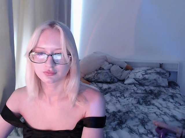 Chloe1love live cam on BongaCams