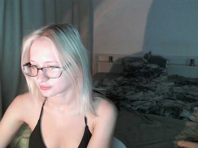 Chloe1love live cam on BongaCams