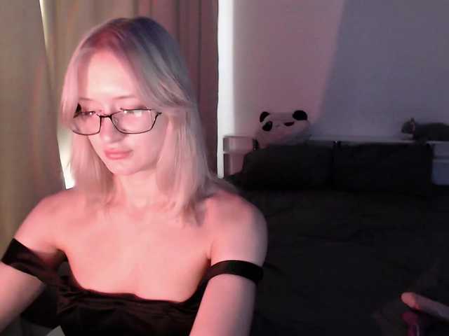 Chloe1love live cam on BongaCams