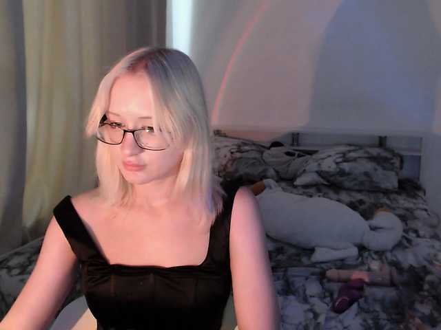 Chloe1love live cam on BongaCams