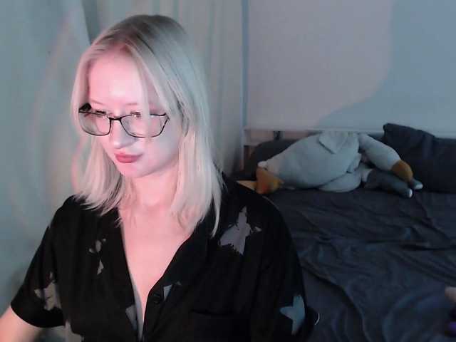 Chloe1love live cam on BongaCams