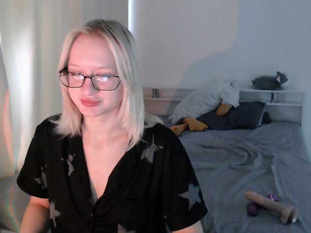Chloe1love live cam on BongaCams